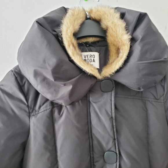 Vero Moda Women Black Puffer Coat Size Small - Picture 5 of 17